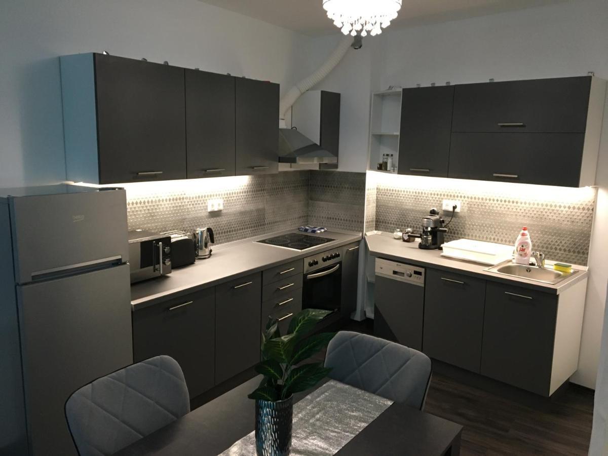 Queen Apartman Дебрецен Екстериор снимка
